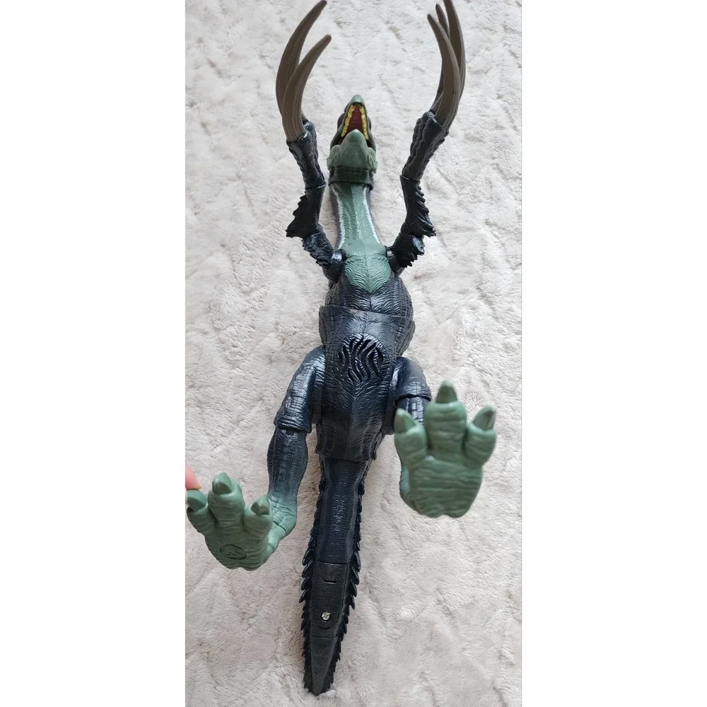 Mattel Jurassic World Dominion Sound Slashin Therizinosaurus Action Figure GWY76